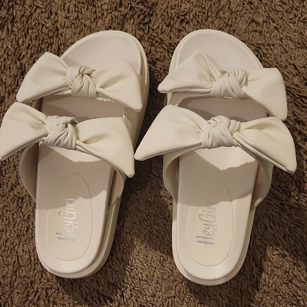 Corkys Lil Bit Knotty WHITE sandals